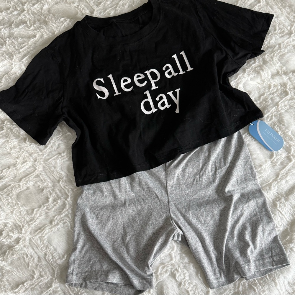 Women’s Sleep Set Flowy Crop Top with Legging Shorties NWT